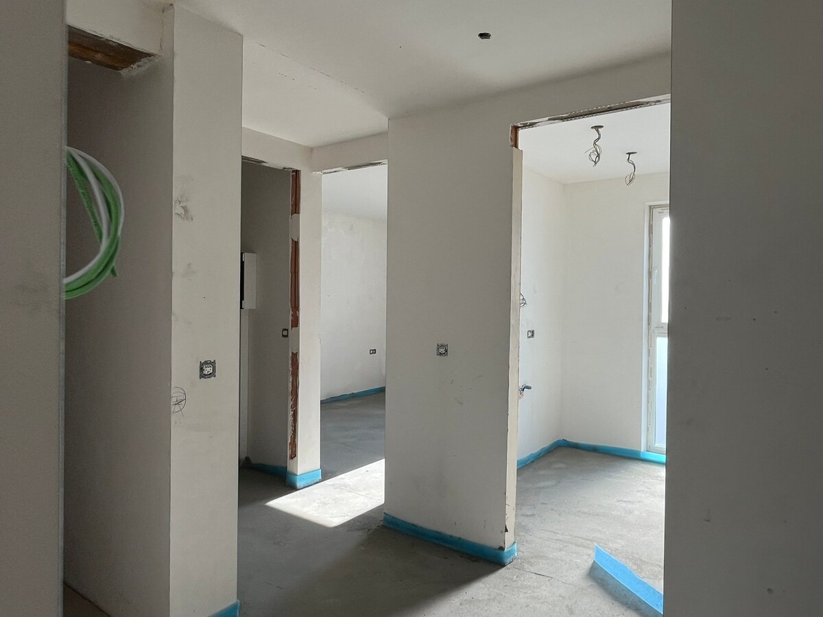 Casco+ appartement. Uniek uitzicht ! 2 slaapk., 3de verdiep. Lift. Verkoop met REGISTRATIE (geen BTW) ! 