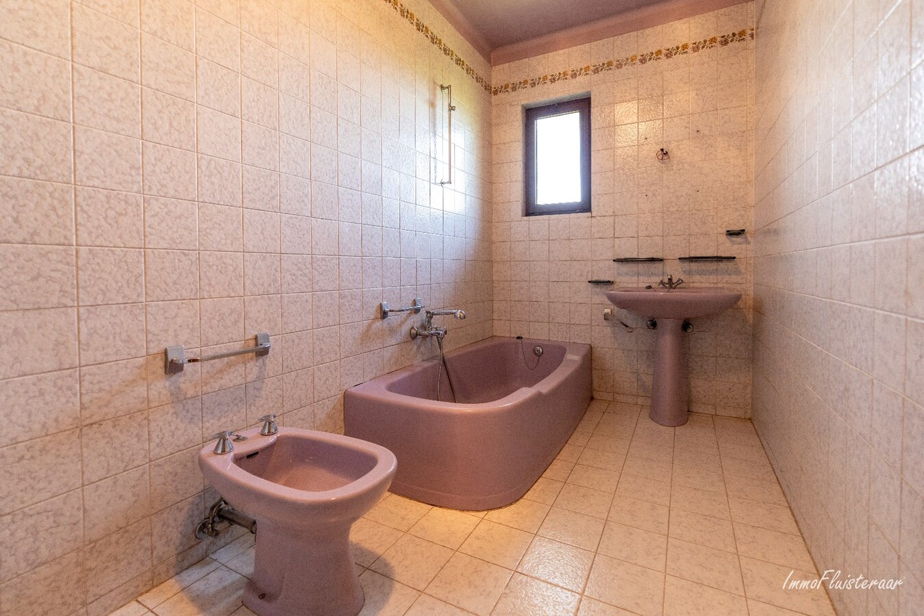 Maison à rénover d'environ 3 717 m2 à Rijkevorsel (option d'achat supplémentaire d'un pré d'environ 8 858 m2 plus loin) 