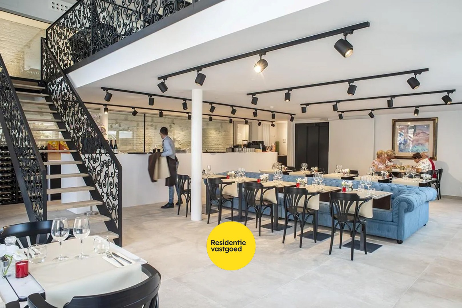Uiterst goed onderhouden assistentieflat (55m² + 11m² terras) met 1 slaapkamer te Nieuwpoort. 