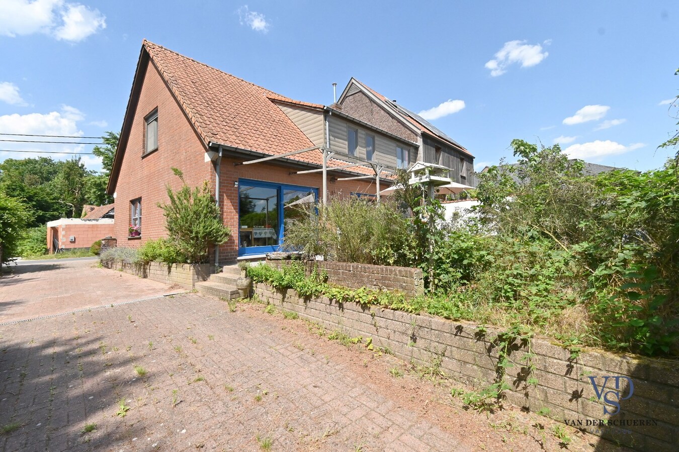 Halfopen woning in het groene Dikkelvenne 