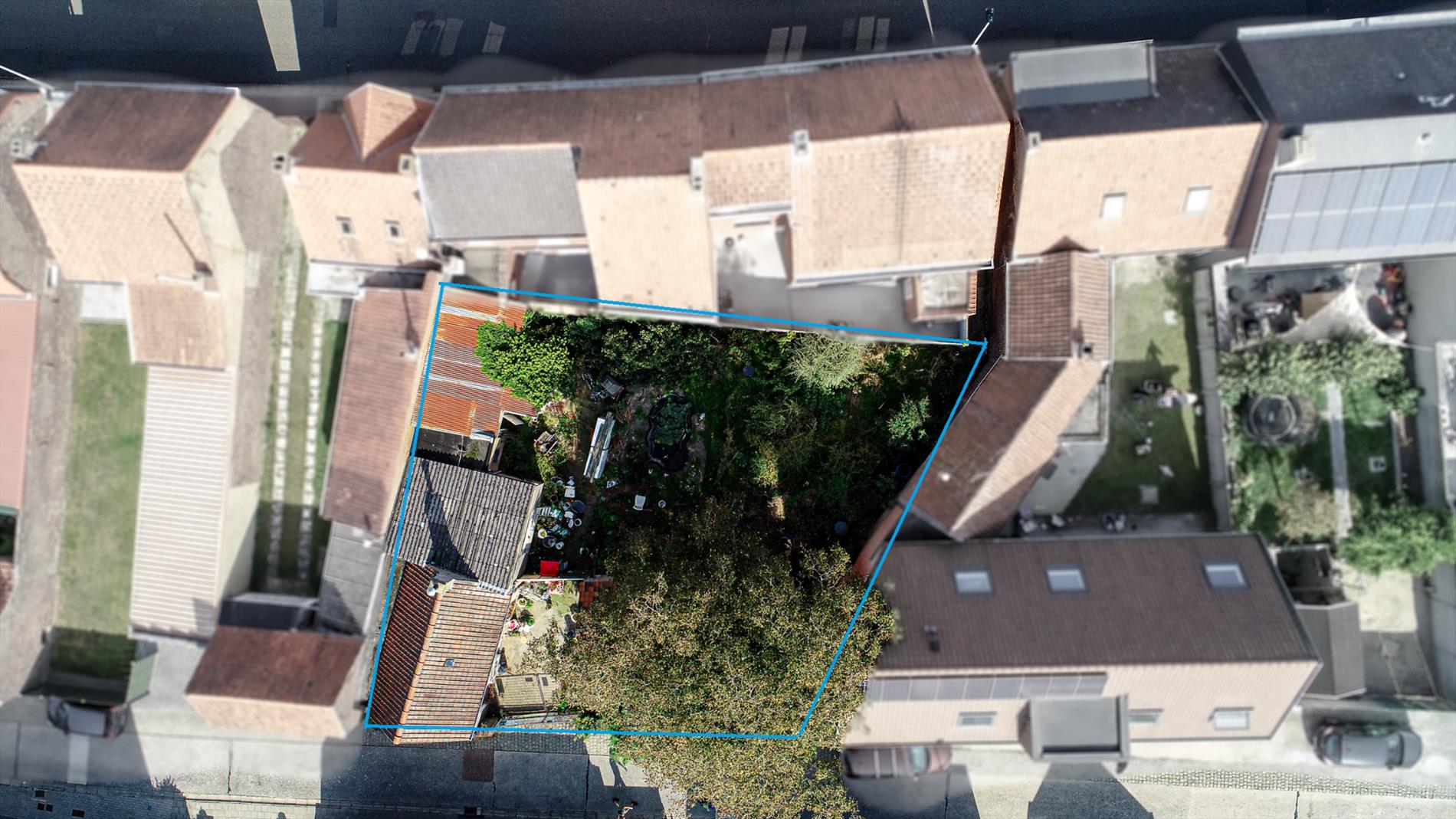 Te renoveren/slopen hob met 2 slpks, garage en tuin te Maldegem centrum 