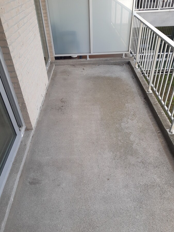 Ruim appartement met 2 terrassen. 