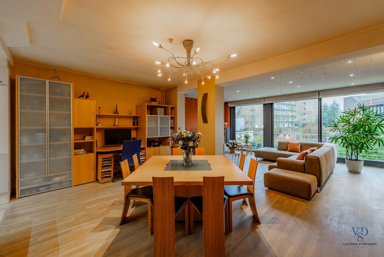 Tijdloos wonen in Gent met royale tuin 