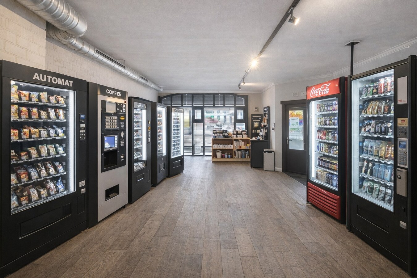 Centraal gelegen handelszaak, met tal van mogelijkheden, op de Markt van Torhout 