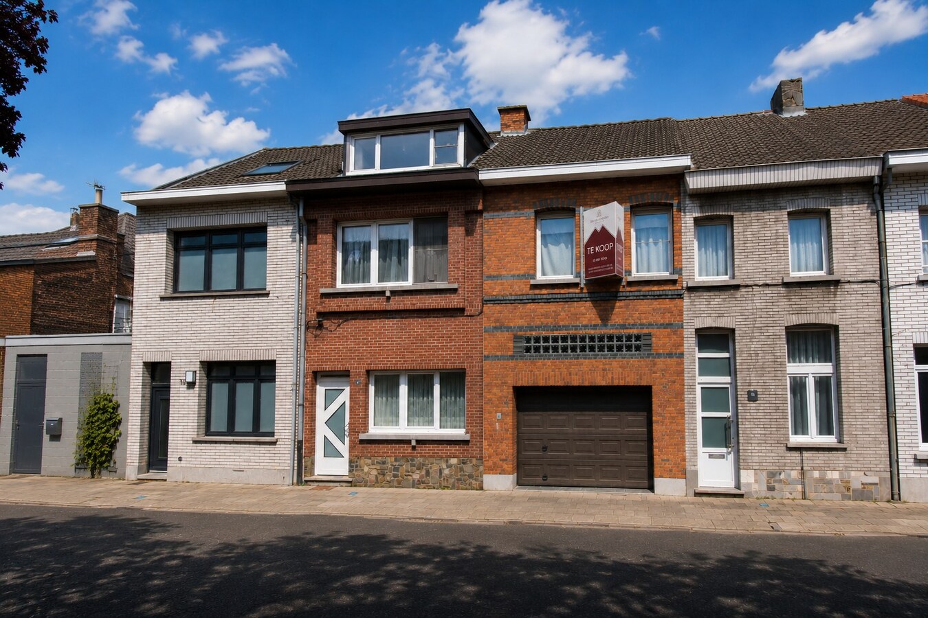 Te koop: uitzonderlijk ruime woning op centrale ligging met 6 slaapkamers, 3 badkamers én stadstuin! 