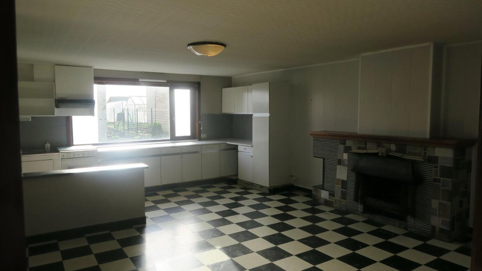 Landelijk gelegen woning met garage 