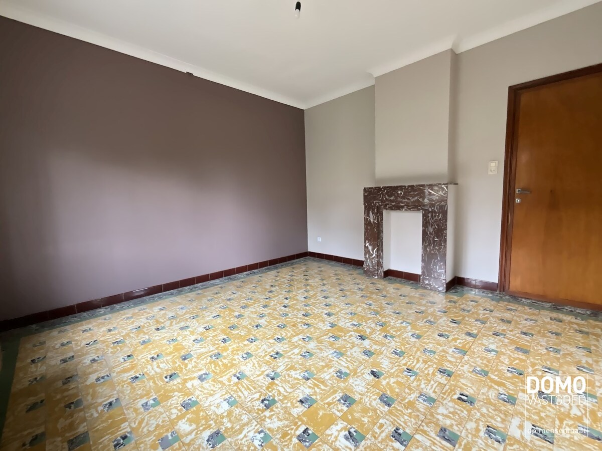 WONING MET TUIN, GARAGE EN 3 SLAAPKAMERS IN HET CENTRUM VAN KERMT 