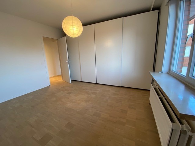 Palcentrum gelegen vernieuwd penthouse met zonneterras uitkijkend op de prachtige St-Michielskerk 