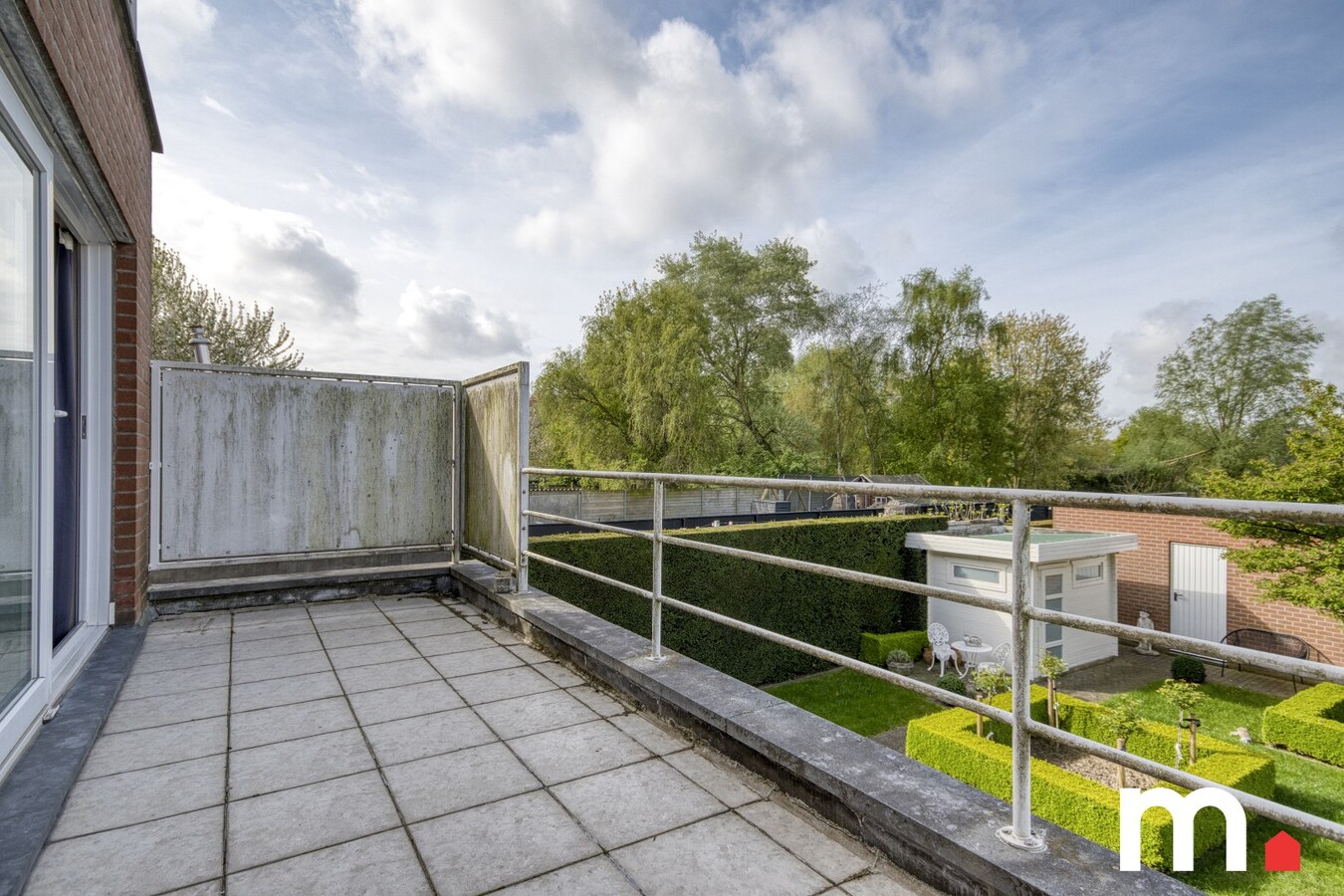 Ruim appartement met groot terras en garage te Heule ! EPC 112 B ! 