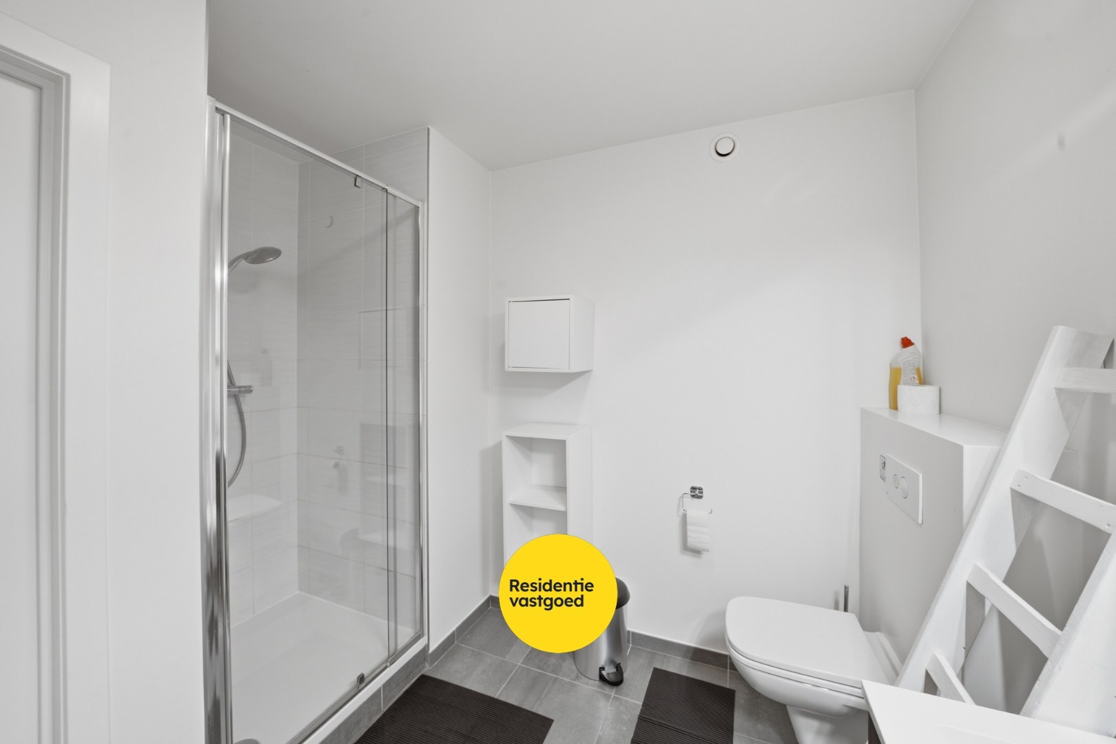 Instapklaar appartement met groot terras in Bredene - vlak bij de zee 
