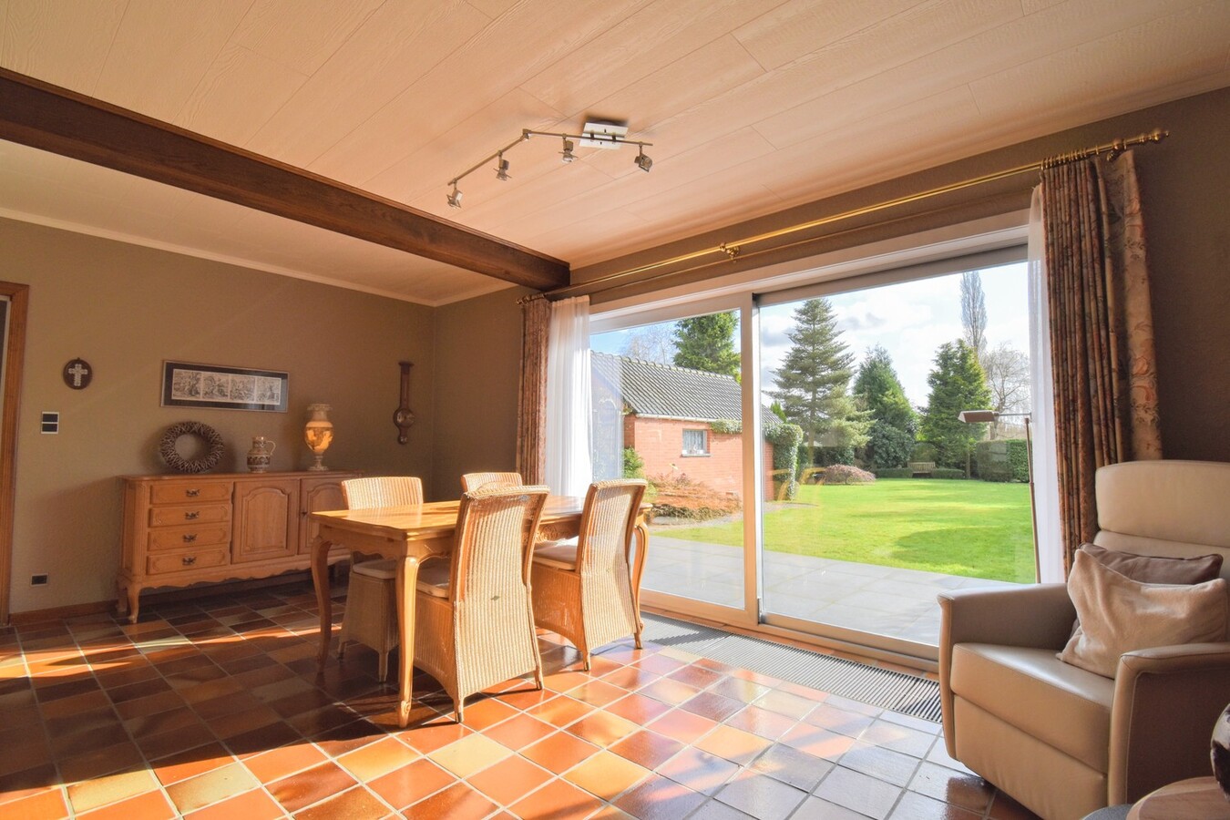 Instapklare gezinswoning op 1440 m² op toplocatie 