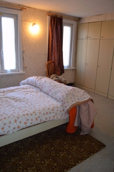 Grondig te renoveren / herop te bouwen woning op 329m² te Maldegem 