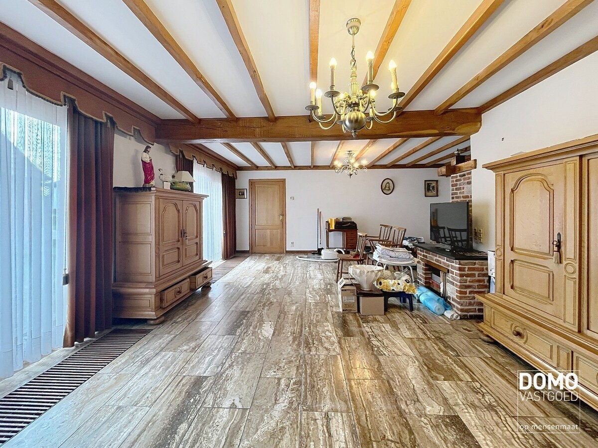 Authentieke open bebouwing met bijgebouwen en potentieel in Tuilt-Kuringen 