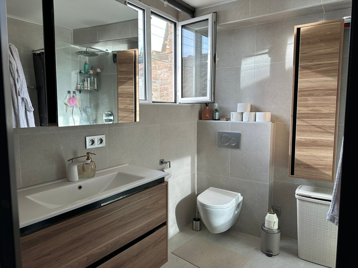 Verzorgd appartement met 2 slaapkamers 