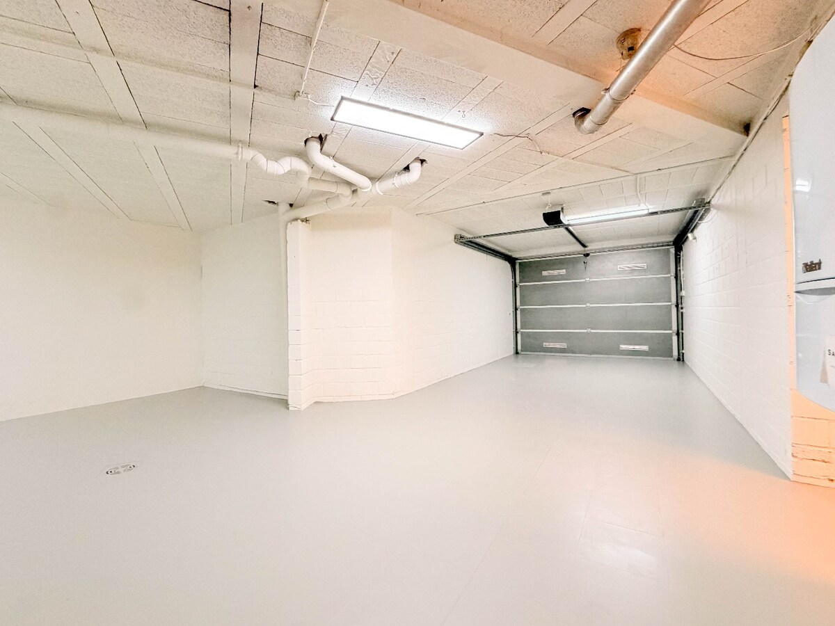 Prachtig en zeer ruim gelijkvloers appartement met zeer ruime garage 173m2 *** NONO INSPIRED ***! 