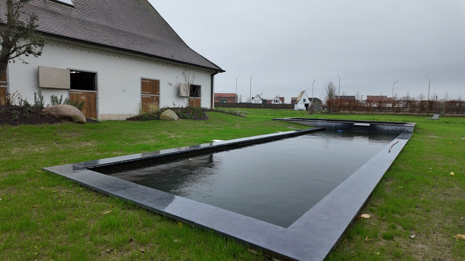 Prachtige landelijke villa met zwemvijver en paardenfaciliteiten 13.459m² 