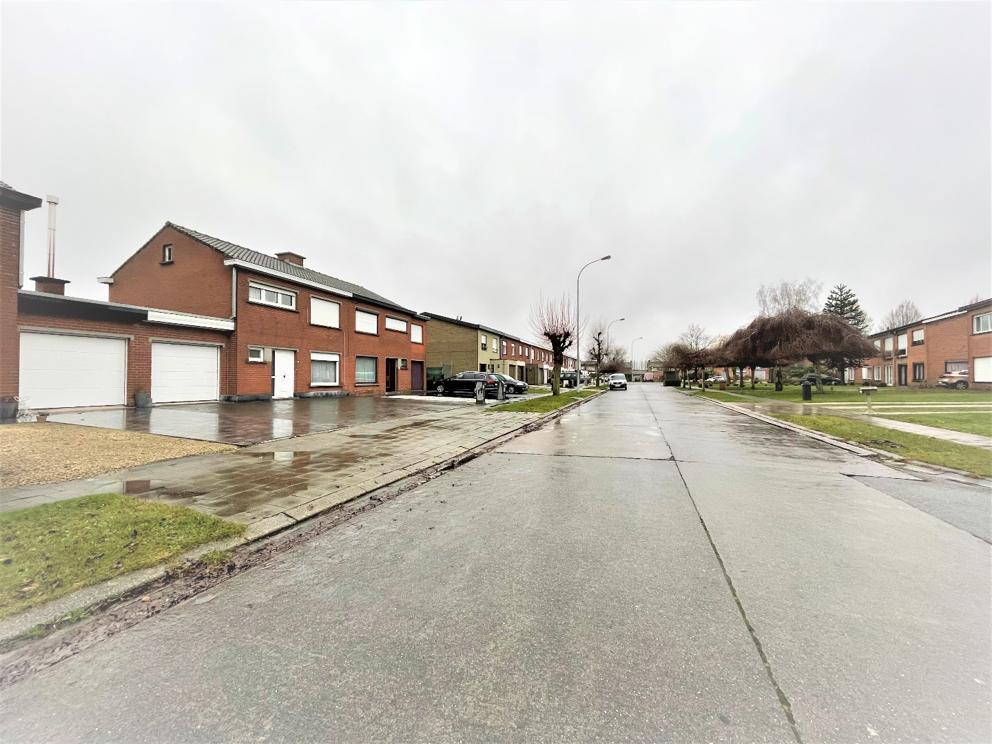Woning met 3 slaapkamers en garage in rustige buurt 