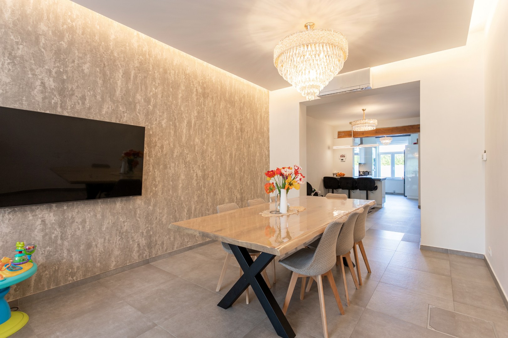 Instapklare woning met 3 slpk. , tuin en terras te Lembeek 