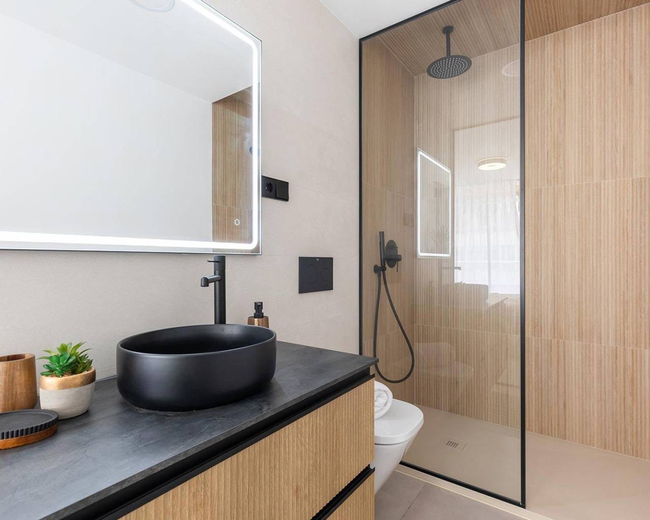 Eindelijk: uw droomappartement pal aan het strand van Torrevieja 