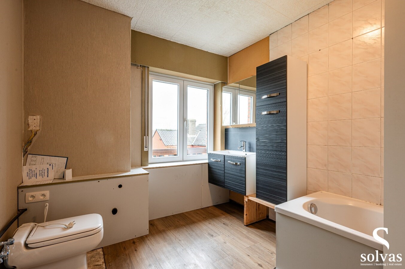 Handelswoning aan de N9 te Lovendegem! 