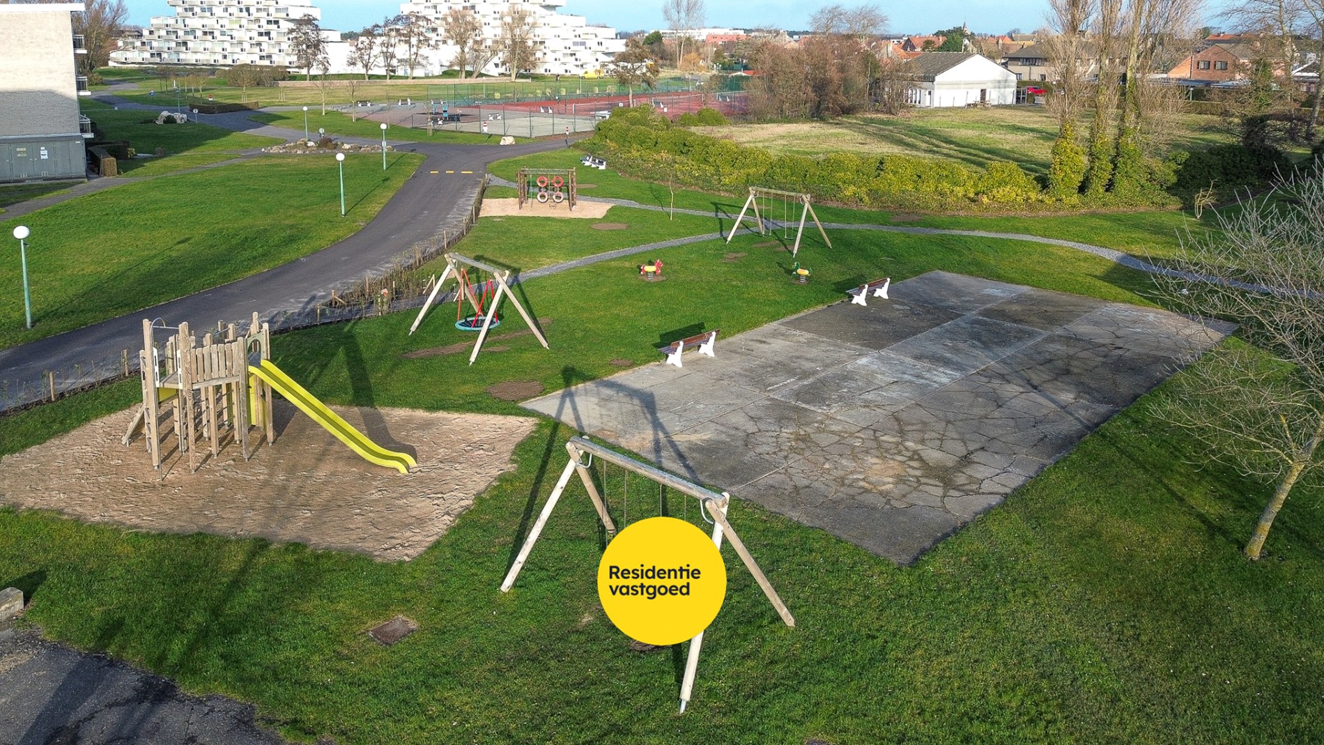 Eénslaapkamerappartement met terras, vlakbij strand en zee! 