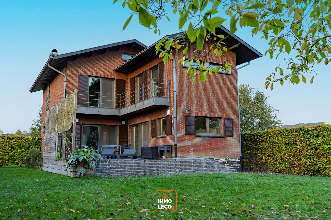 Superbe Villa idéalement située dans un clos résidentiel prisé « La Coquinie », avec garage 3 voitures et jardin, COUP DE CŒUR absolu ! 