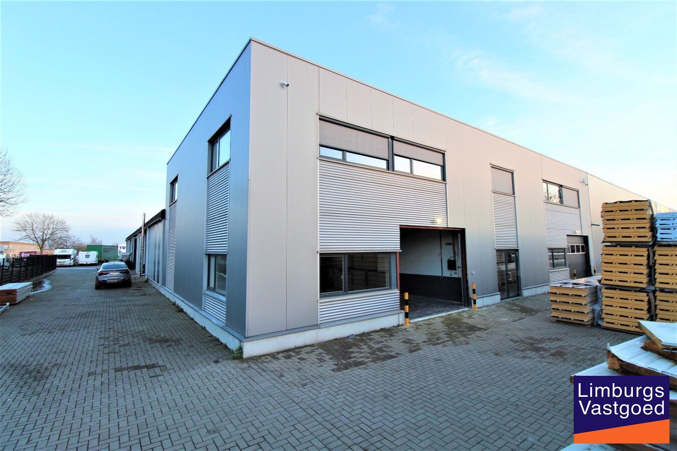 TRUDONIS - KMO UNIT 7 - 136 m² - sectionaal poort - nabij N79 