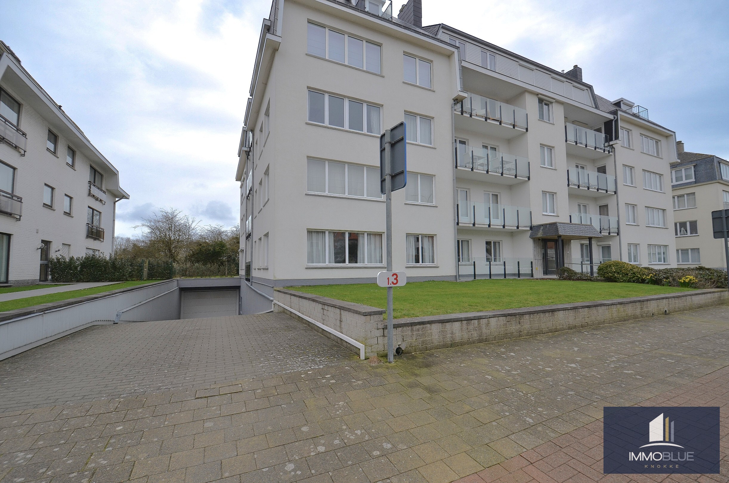 Ruime garagebox gelegen in de Elizabethlaan 