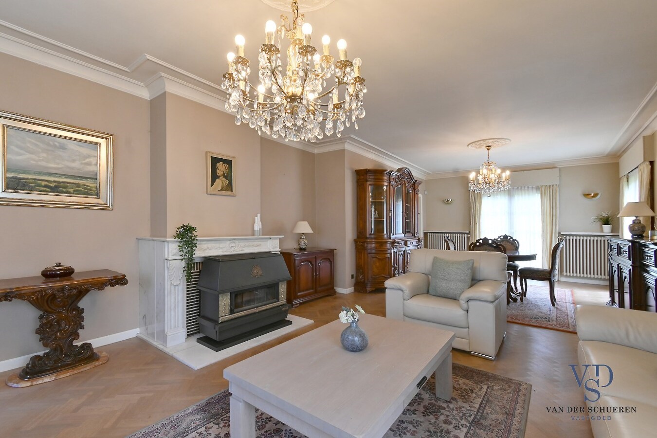 Tijdloze villa (alles op gelijkvloers). 