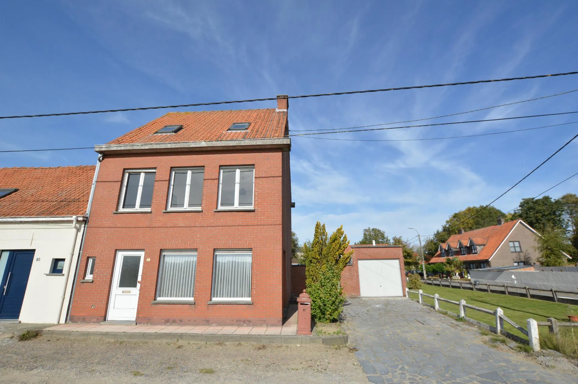 Op te frissen woning op 511 m² met landelijke vergezichten