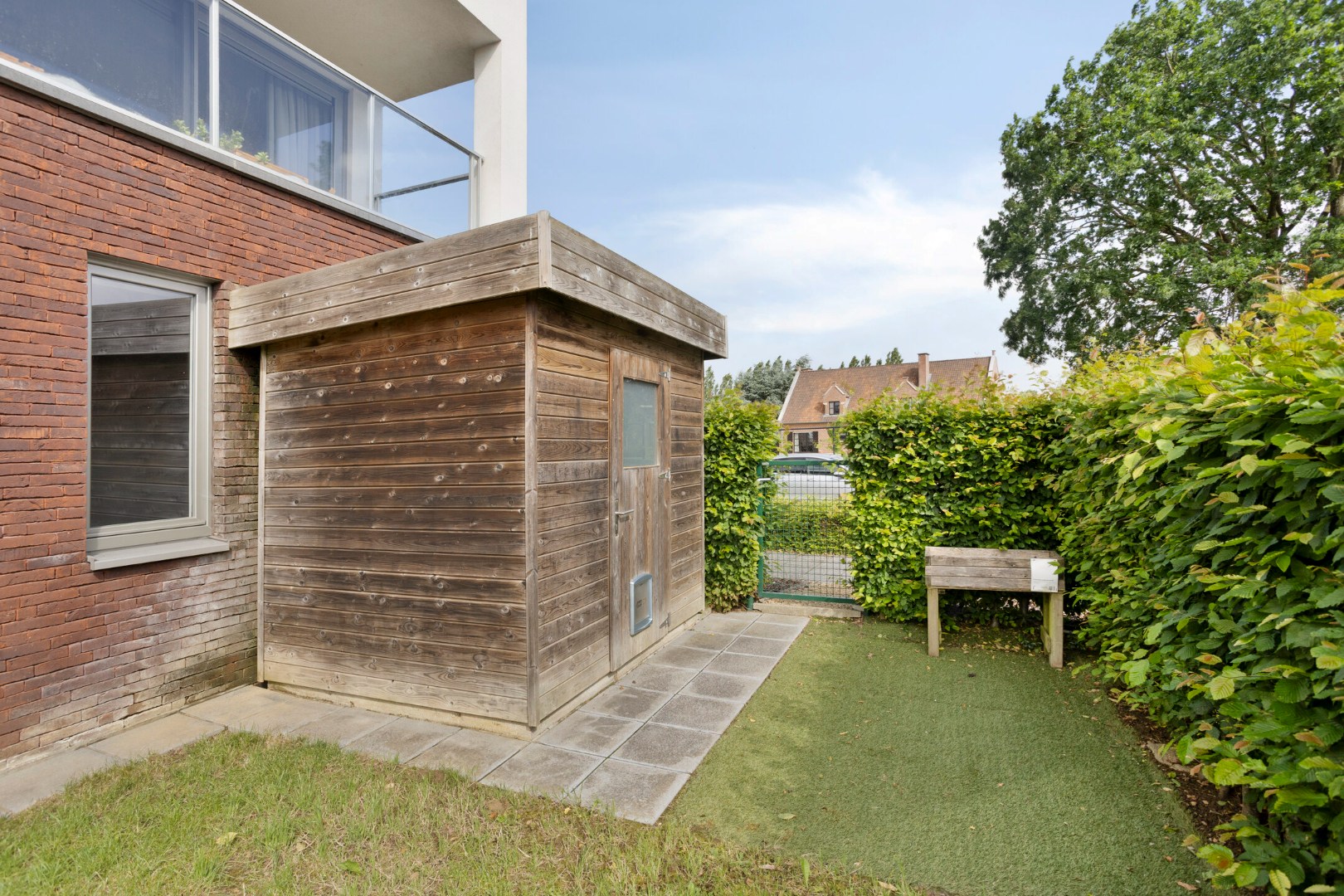 Instapklaar gelijkvloers appartement met groot terras, tuin en garagebox in Kumtich - EPC 104 KWH/m² 