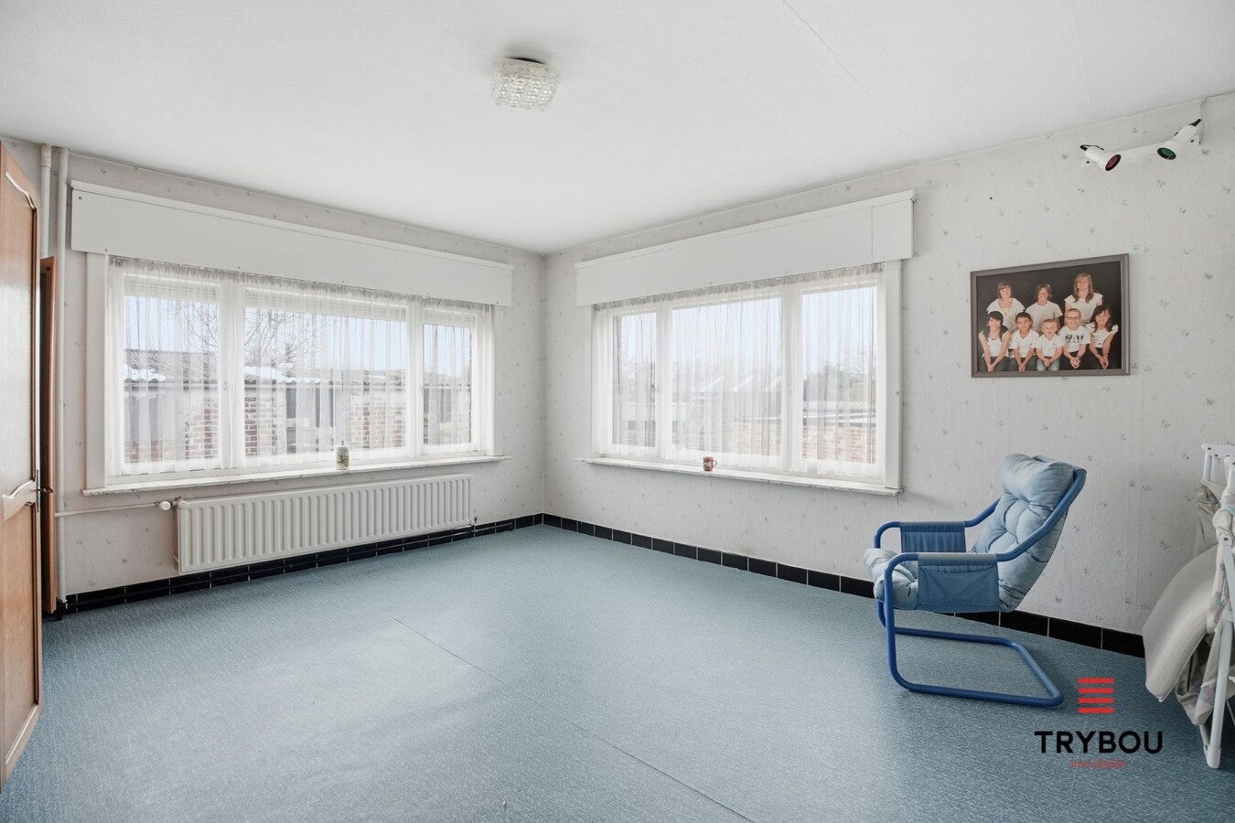 Woning met ruimte en veel mogelijkheden te koop in Zarren! 