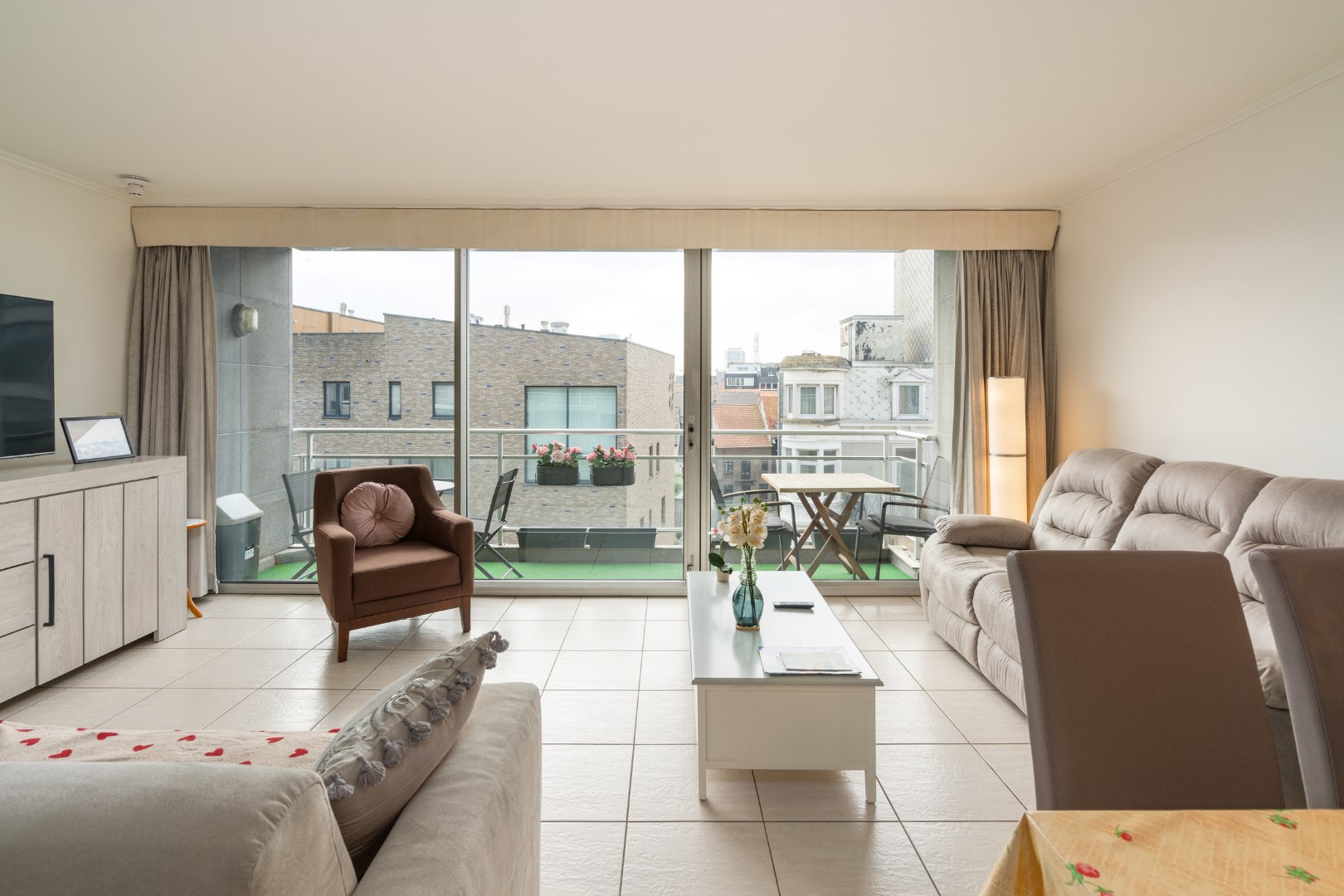 APPARTEMENT DE VACANCES AVEC 2 CHAMBRES À COUCHER PRÈS DU CASINO À OSTENDE 