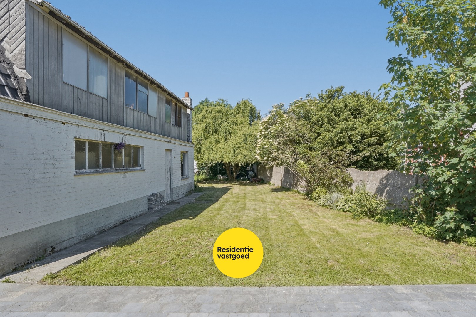 Alleenstaande woning met prachtige uitbouw in centrum Veldegem 