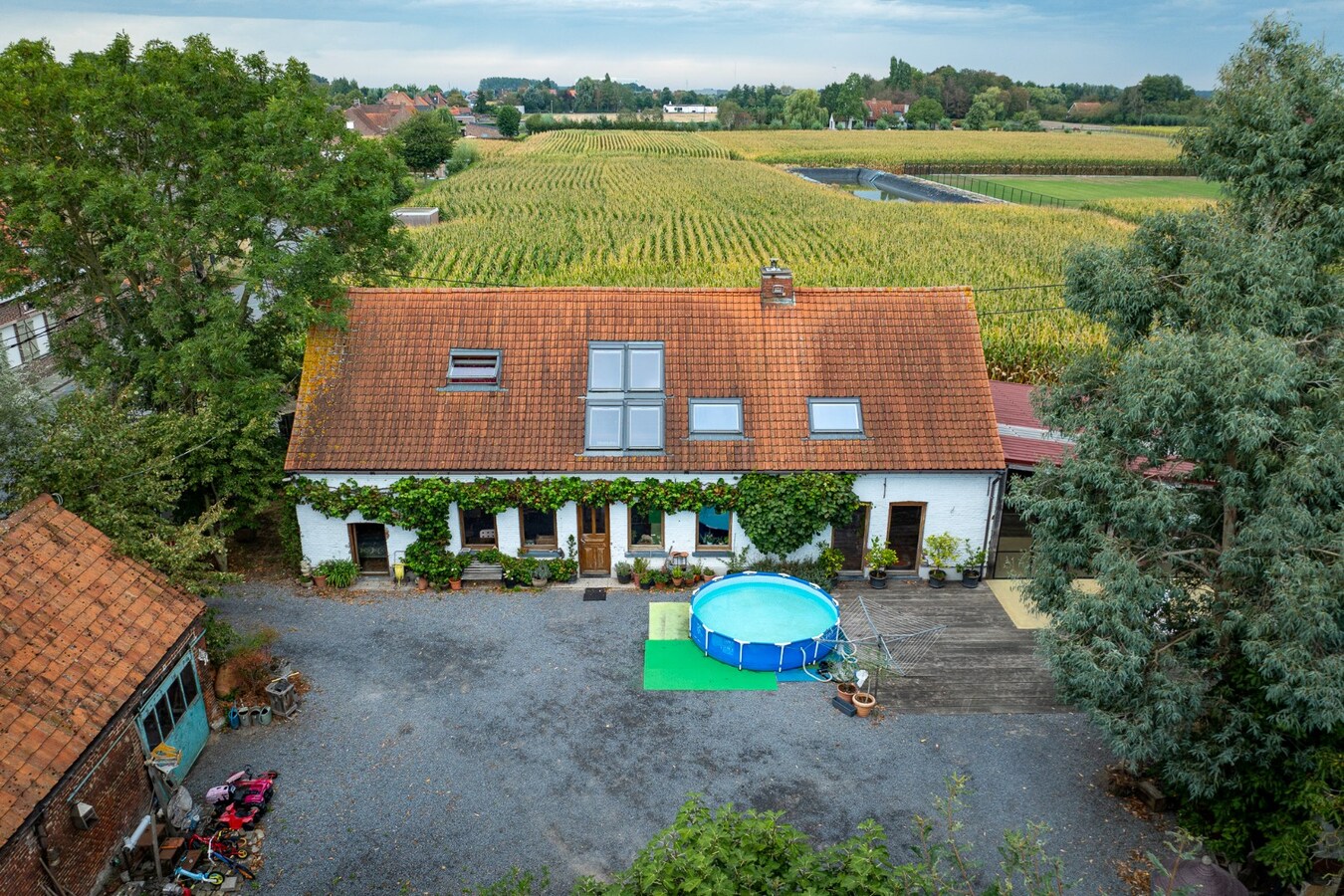 Charmante hoeve met weiland op 4.029 m² 