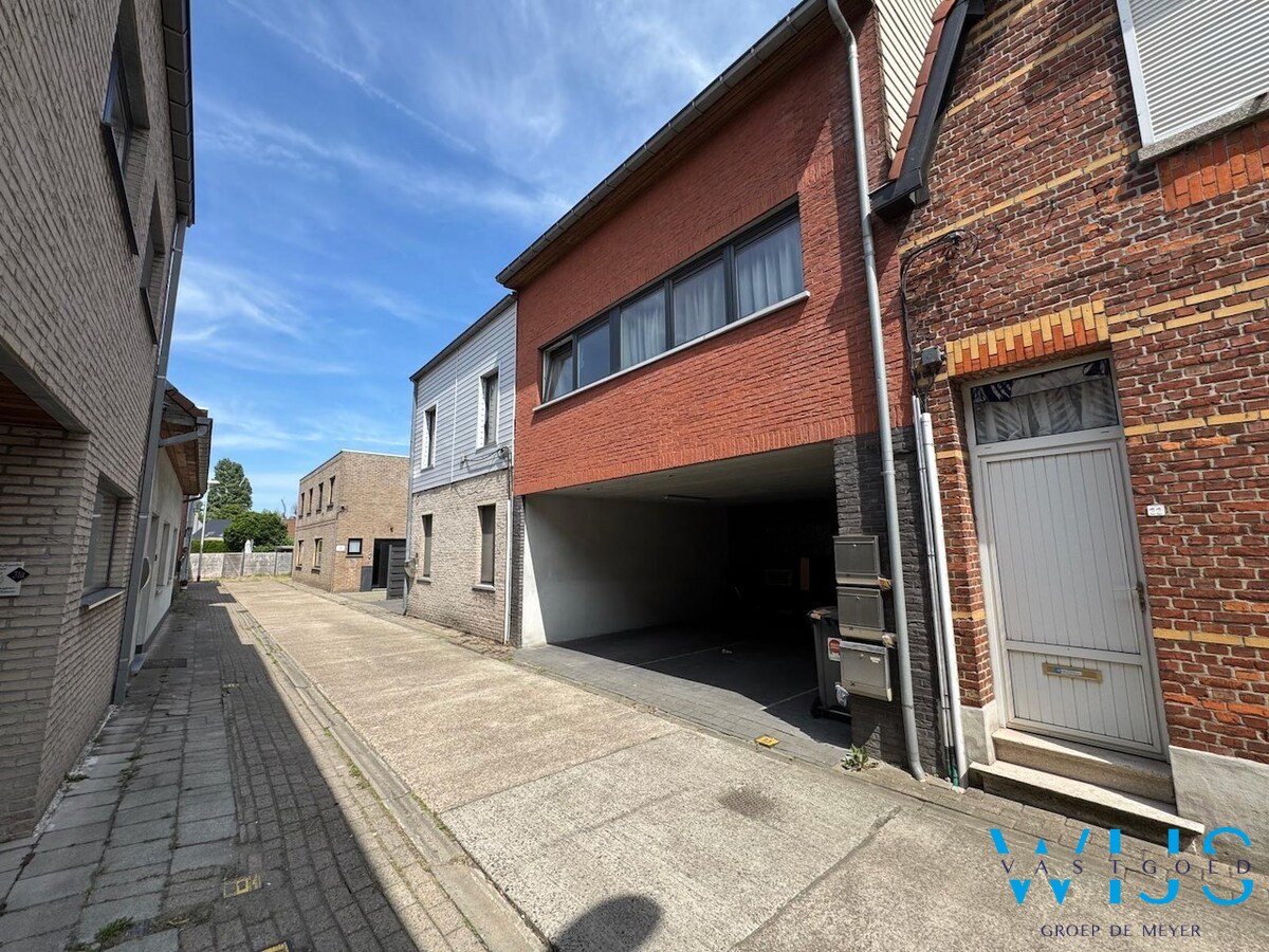 Prachtig ruim 1 slaapkamer appartement op het gelijkvloers met toffe tuin ! 