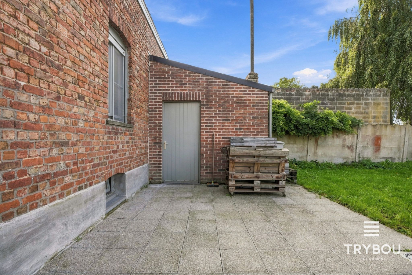 Ruime gezinswoning met 4 slaapkamers, garage en aangename tuin in Merkem! 