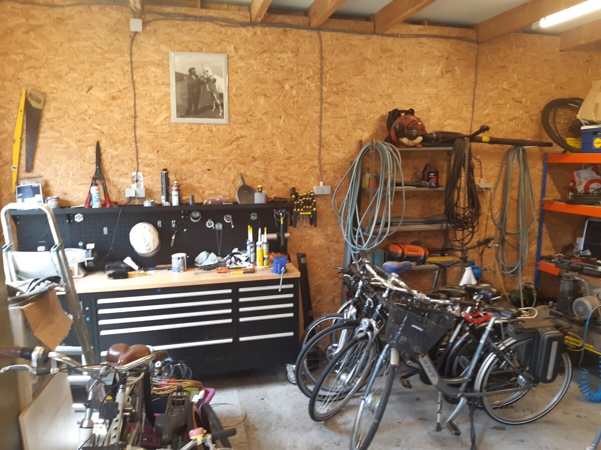 Praktische gezinswoning met leuke tuin. 