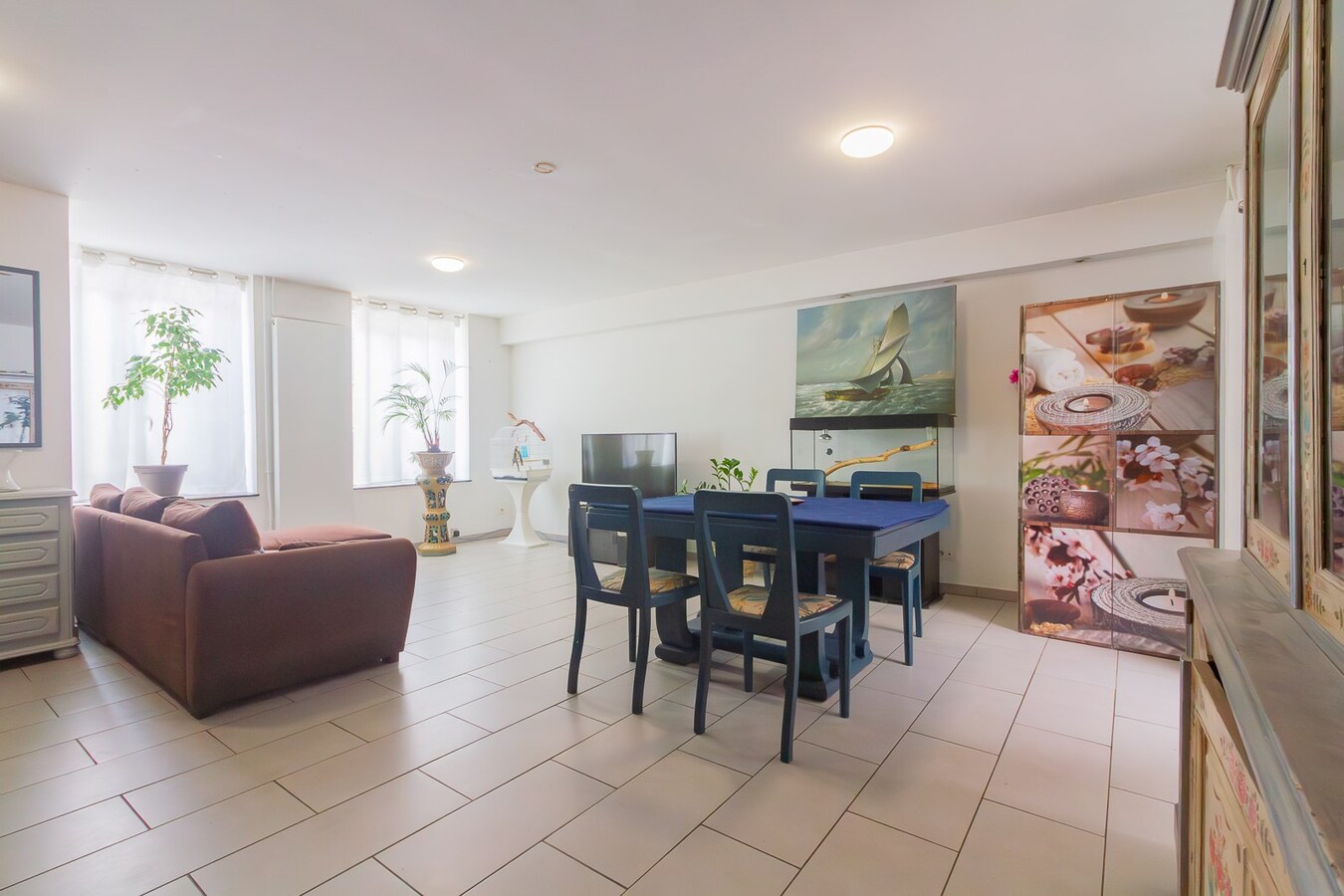 Maison rénovée avec 3 chambres et cour 