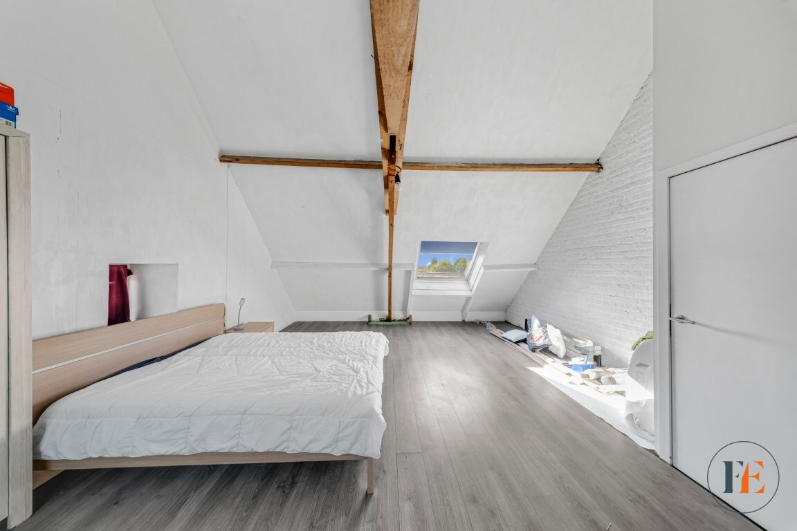 Ruime halfopen gezinswoning met 3 slaapkamers, en mogelijke co-housing 