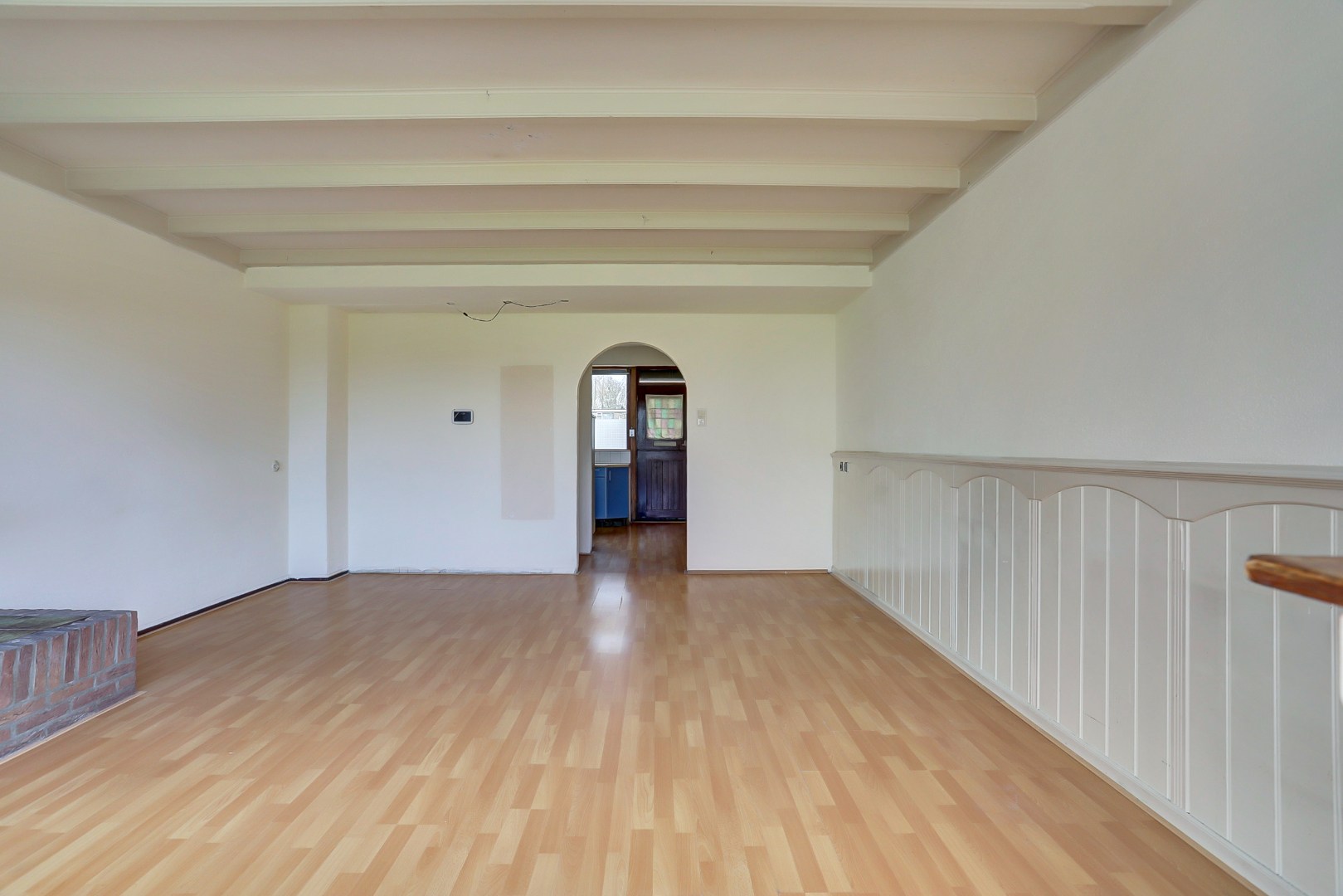 Ruime 4-kamer maisonnette op het Kreekplein, met balkon op het westen, berging in de onderbouw en gelegen op eigen grond. 