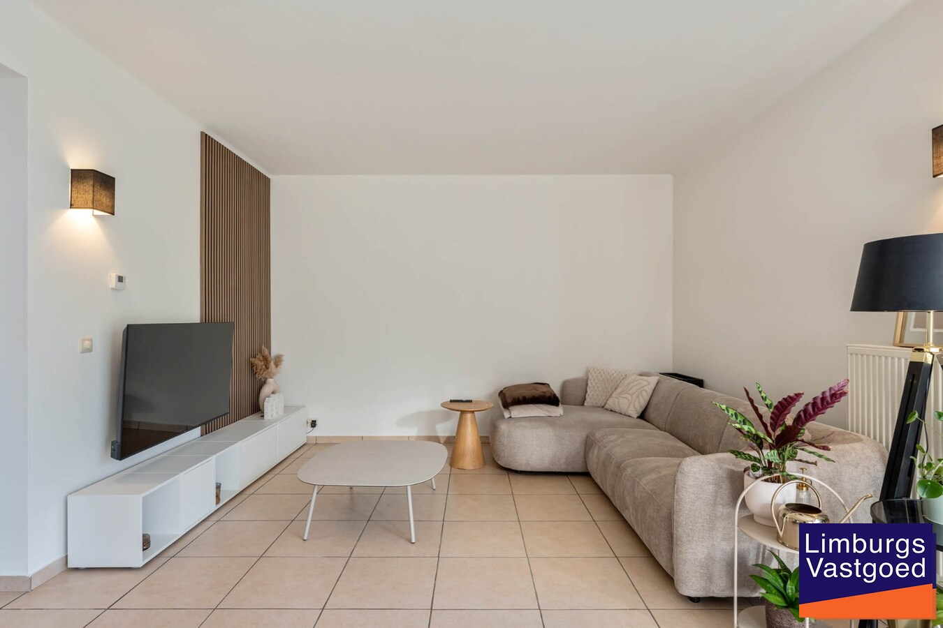 Recent Gerenoveerd appartement met tuin en terras, 2 slaapkamers, In Rekem 