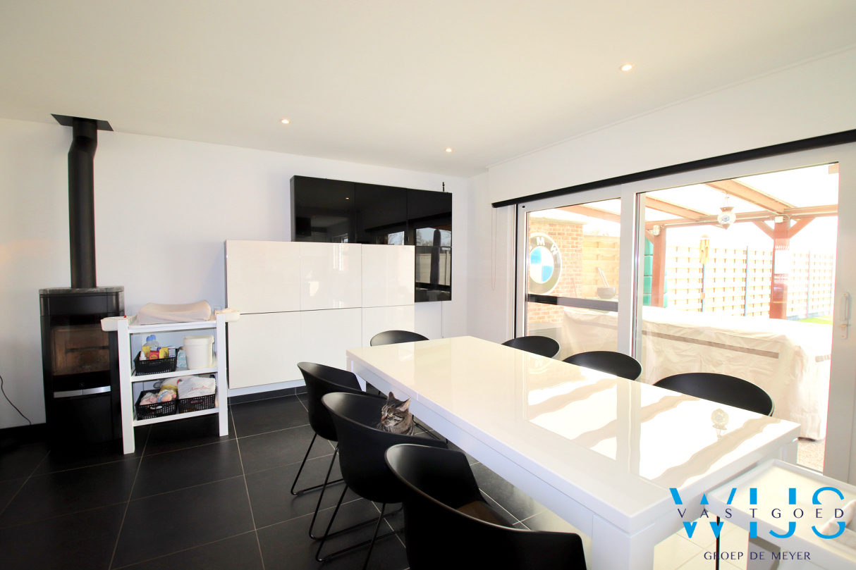 Toffe gezinswoning met 3 slaapkamers, garage &amp; zonnige tuin te Ertvelde Rieme! 