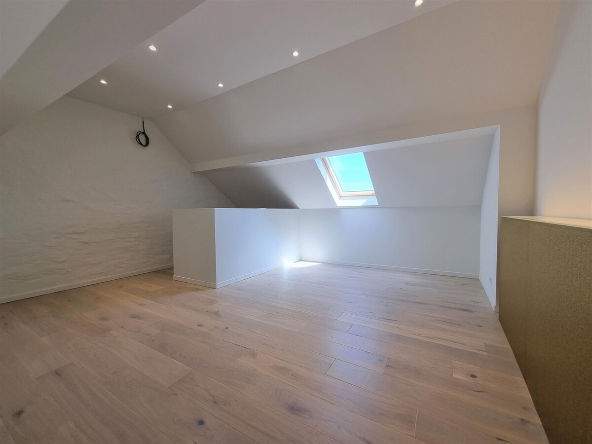 Volledig gerenoveerde woning met garage vlakbij het strand - Heist 