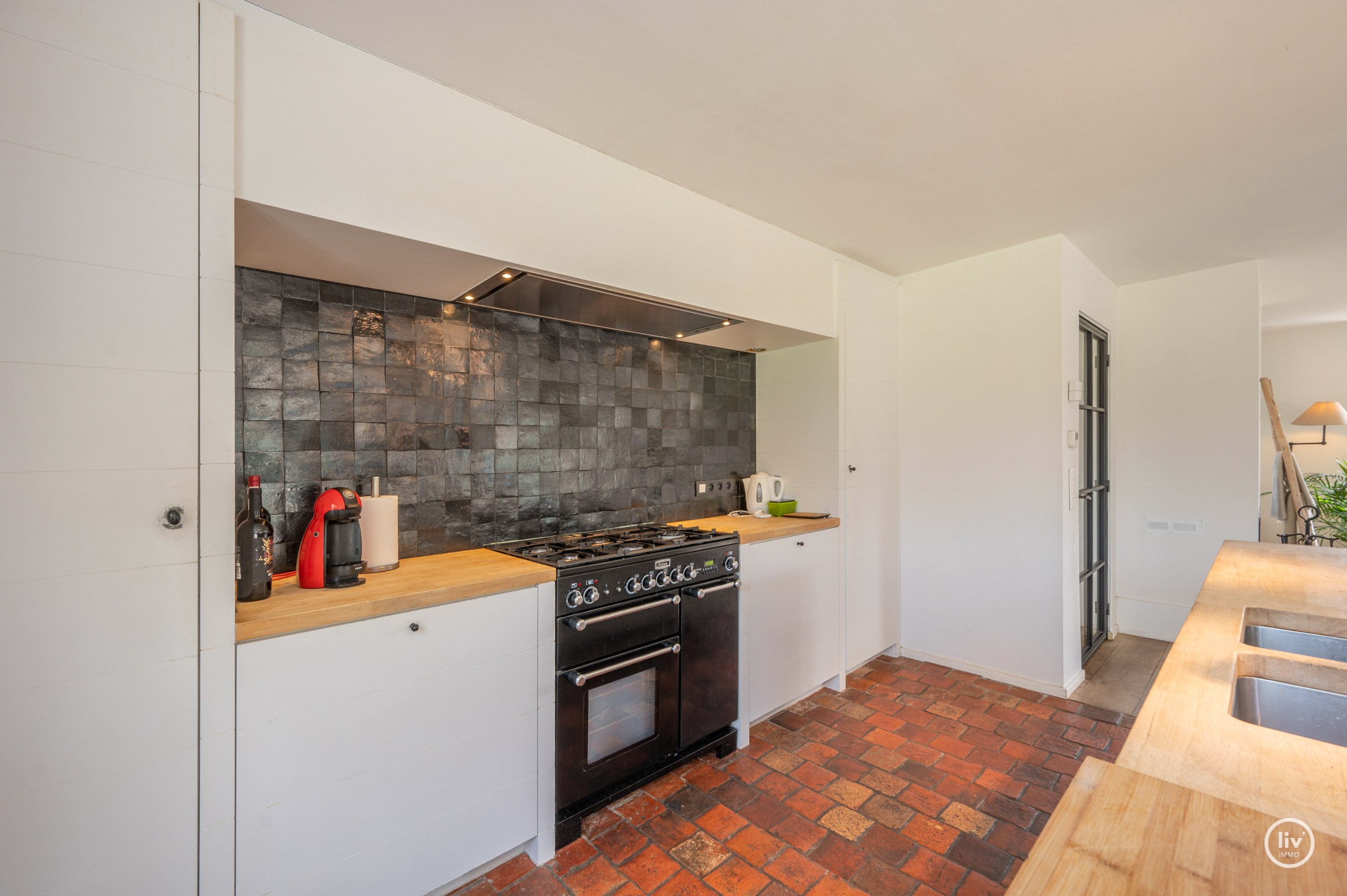 Prachtige vrijstaande villa rustig gelegen te Monikkendreef op een mooi perceel van 1000m2. 