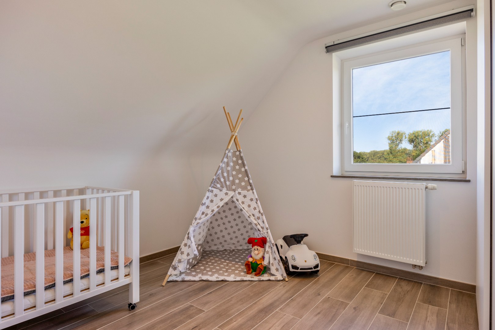 Rustig gelegen woning met 3 slaapkamers, garage en tuin 