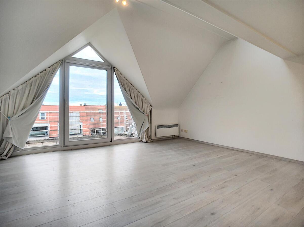 Knap duplexappartement/penthouse met zonneterras - Heist 