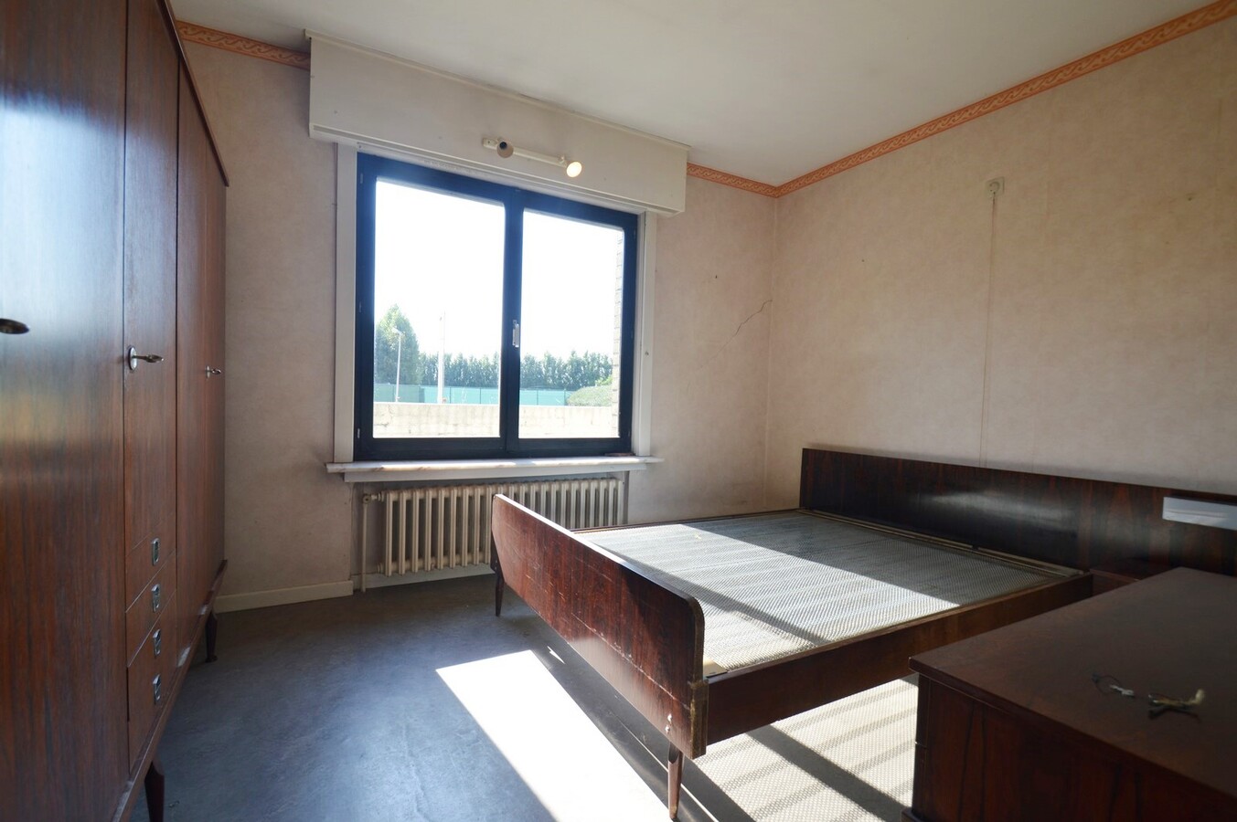 Te renoveren, gelijkvloers appartement met tuin - Knokke 