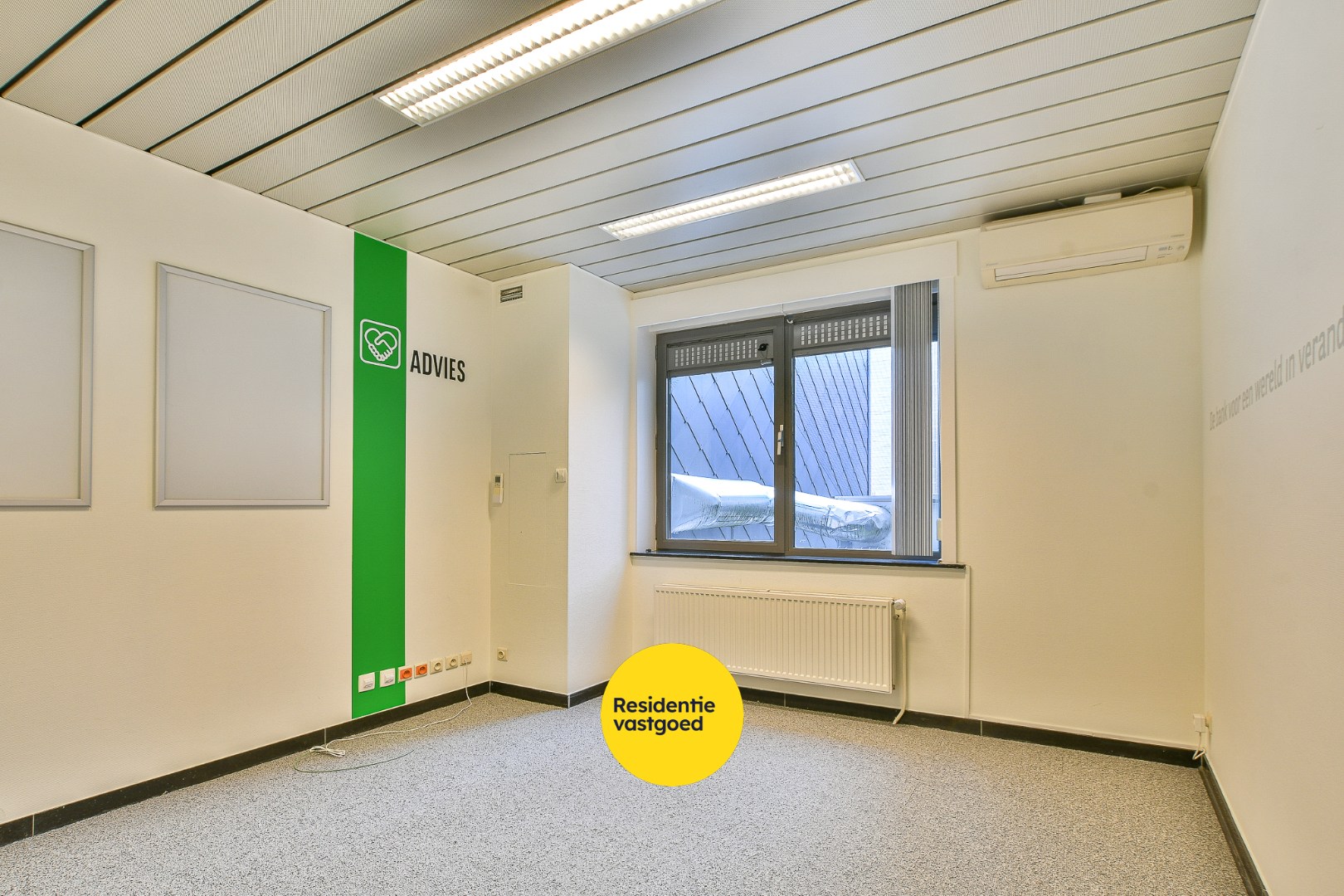 Uniek handelspand (voormalig bankkantoor) met veel mogelijkheden in centrum De Haan 