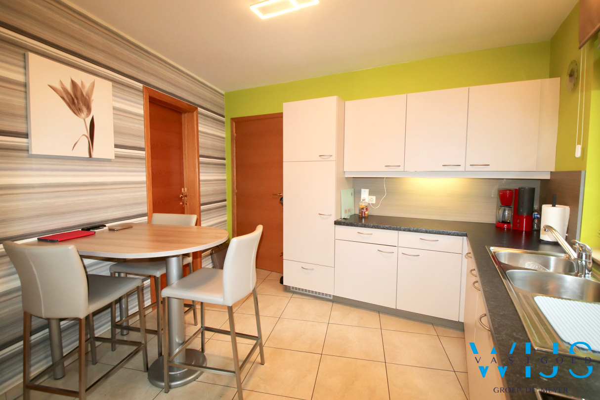 Instapklaar 3 slaapkamer appartement met terras te ERTVELDE ! 